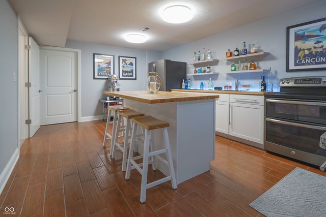 11911 W Grandview Drive, Columbus, IN 47201