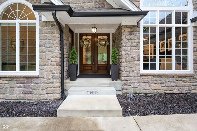 11911 W Grandview Drive, Columbus, IN 47201