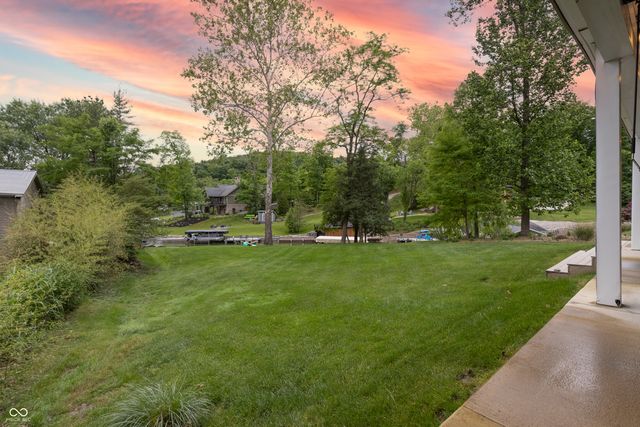 11911 W Grandview Drive, Columbus, IN 47201