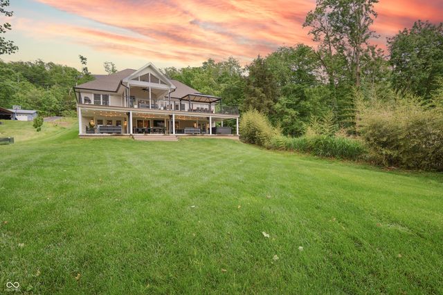 11911 W Grandview Drive, Columbus, IN 47201