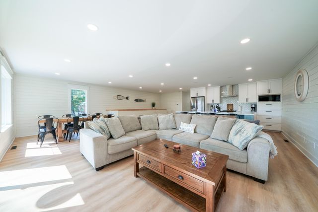 5893 White Road, Muskegon, MI 49442