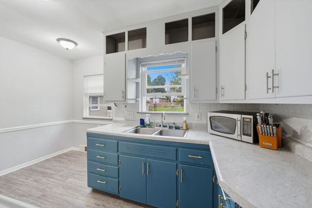 1727 13th Avenue, Moline, IL 61265