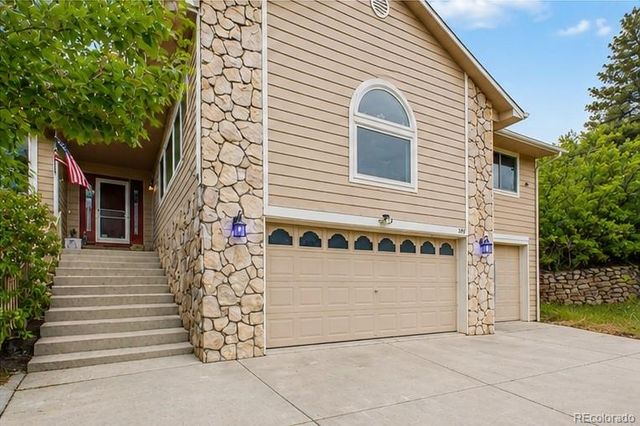 395 Dawson Court, Castle Rock, CO 80104