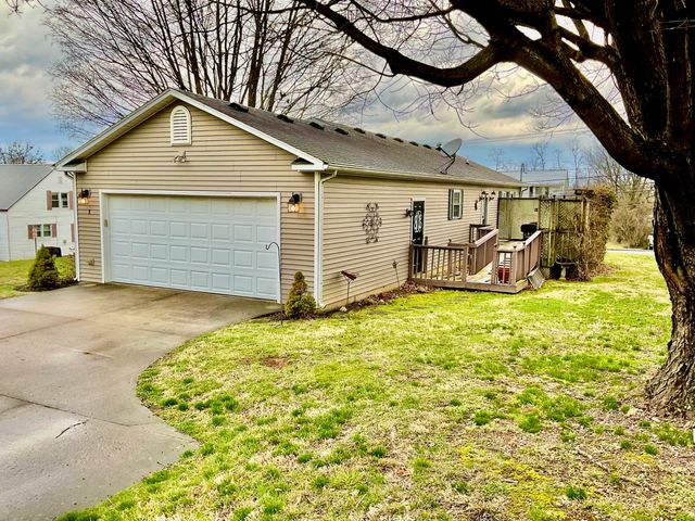 8 Chenault Drive, Mt Sterling, KY 40353