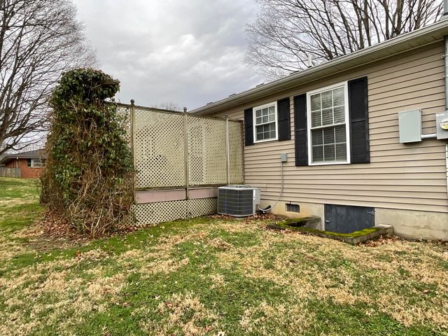 8 Chenault Drive, Mt Sterling, KY 40353