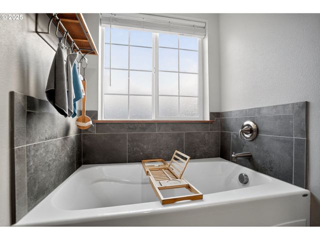 20385 S FERGUSON Rd, Oregon City, OR 97045