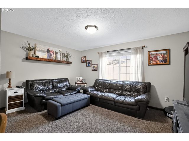 20385 S FERGUSON Rd, Oregon City, OR 97045