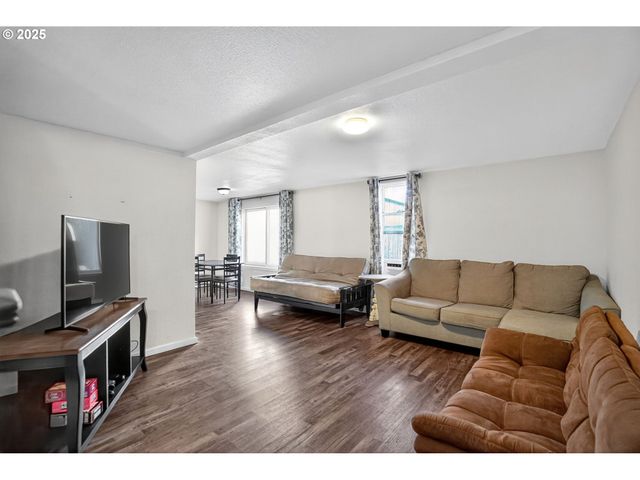 20385 S FERGUSON Rd, Oregon City, OR 97045