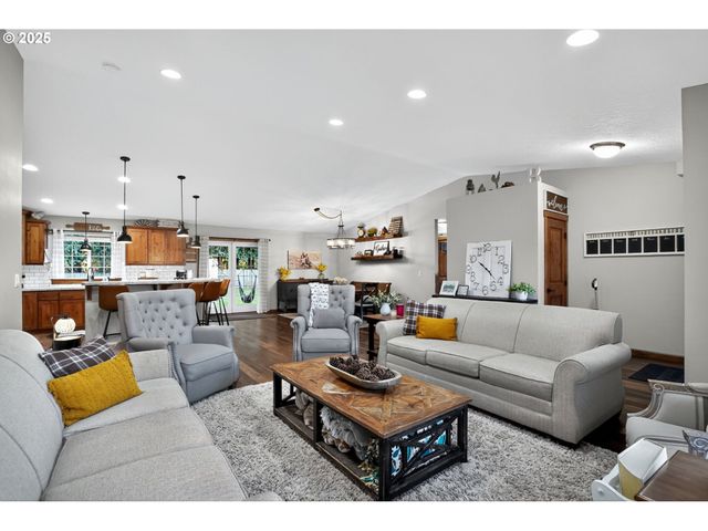 20385 S FERGUSON Rd, Oregon City, OR 97045