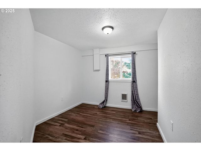 20385 S FERGUSON Rd, Oregon City, OR 97045