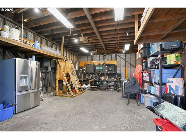 20385 S FERGUSON Rd, Oregon City, OR 97045