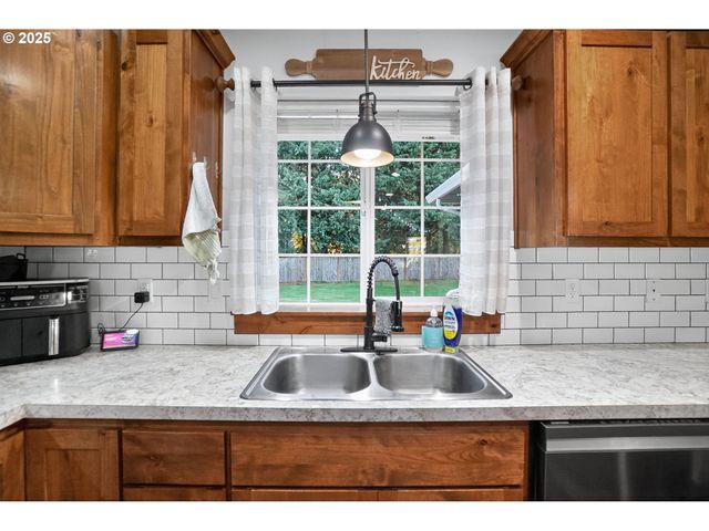 20385 S FERGUSON Rd, Oregon City, OR 97045