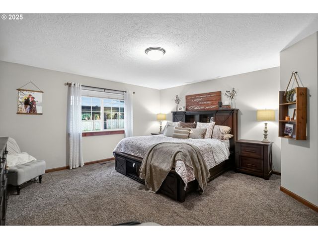 20385 S FERGUSON Rd, Oregon City, OR 97045