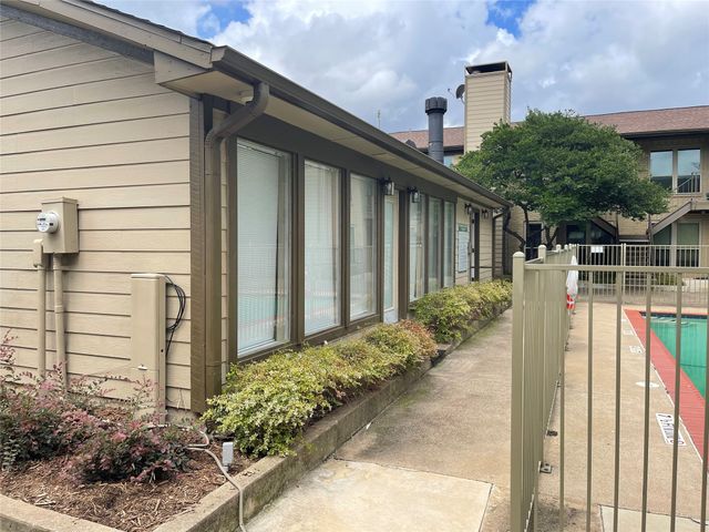 10650 Steppington Drive 146, Dallas, TX 75230