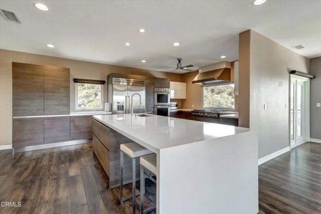 561 S Ventu Park Road, Newbury Park, CA 91320