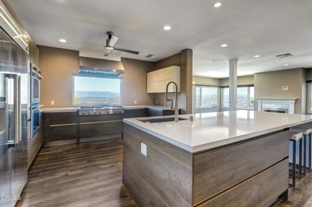 561 S Ventu Park Road, Newbury Park, CA 91320