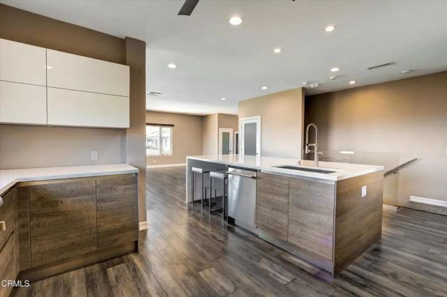 561 S Ventu Park Road, Newbury Park, CA 91320