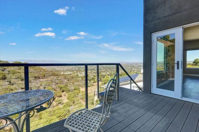 561 S Ventu Park Road, Newbury Park, CA 91320