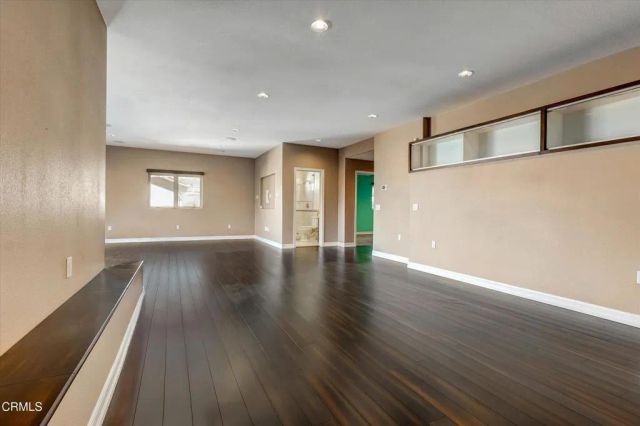 561 S Ventu Park Road, Newbury Park, CA 91320