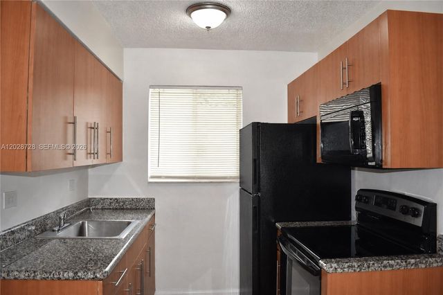 932 Moffett St 3, Hallandale Beach, FL 33009