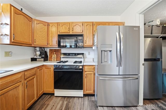 2010 Clearstream Way, Englewood, OH 45315