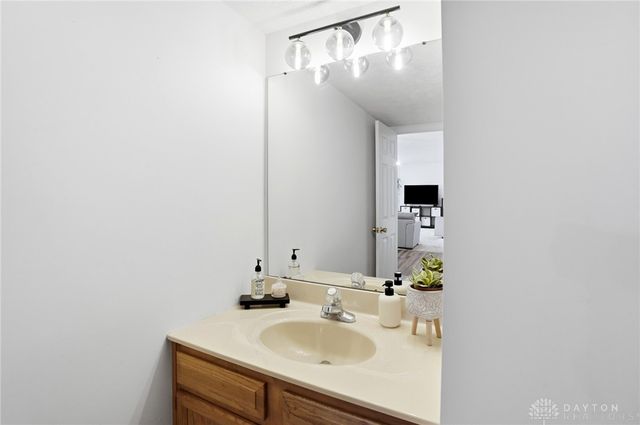 2010 Clearstream Way, Englewood, OH 45315