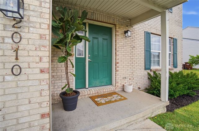 2010 Clearstream Way, Englewood, OH 45315