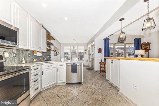 2205 GARDEN LN, Frederick, MD 21701