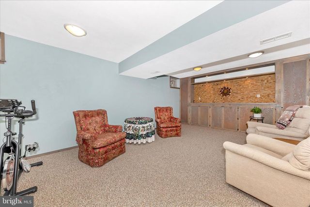 2205 GARDEN LN, Frederick, MD 21701