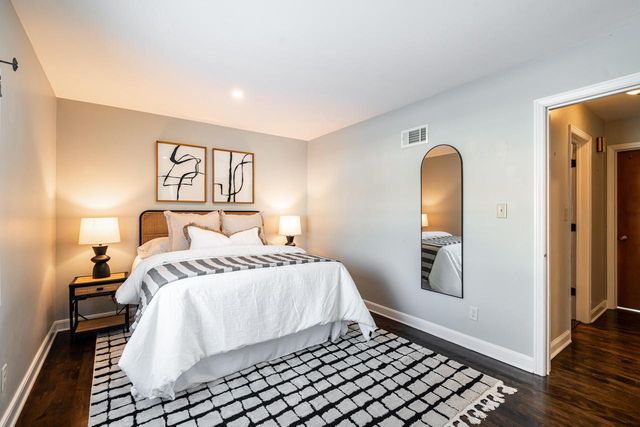 7506 N Crossway ROAD, Fox Point, WI 53217