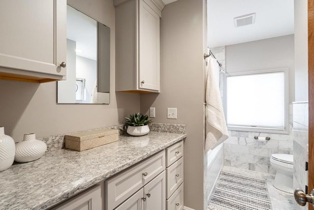 7506 N Crossway ROAD, Fox Point, WI 53217