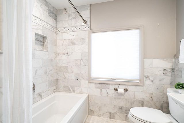 7506 N Crossway ROAD, Fox Point, WI 53217