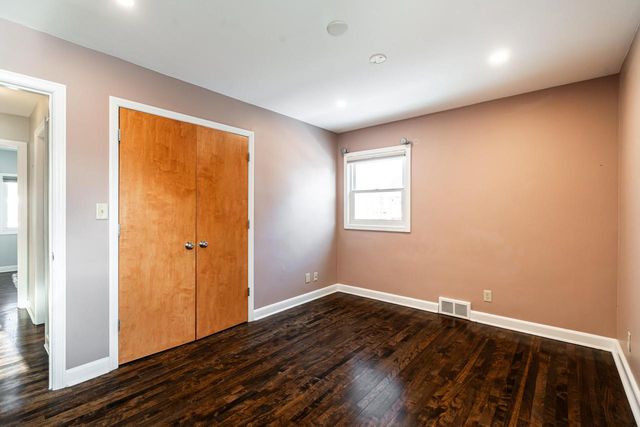 7506 N Crossway ROAD, Fox Point, WI 53217