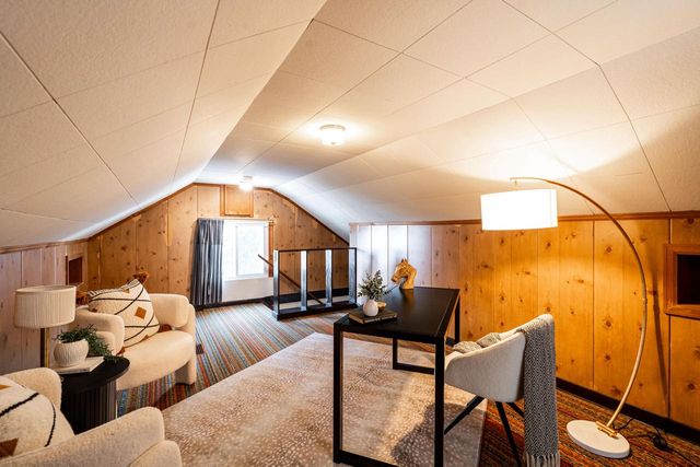 7506 N Crossway ROAD, Fox Point, WI 53217