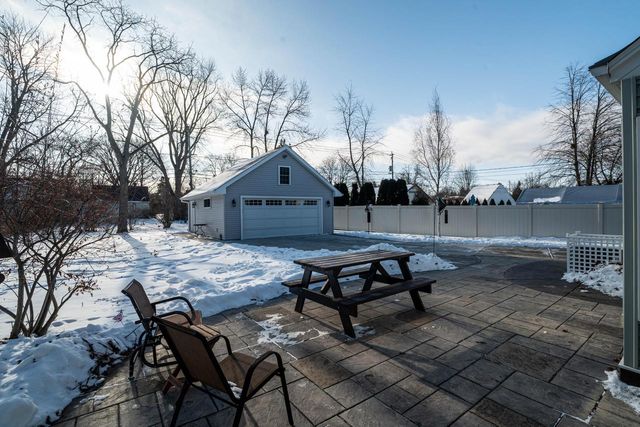 7506 N Crossway ROAD, Fox Point, WI 53217