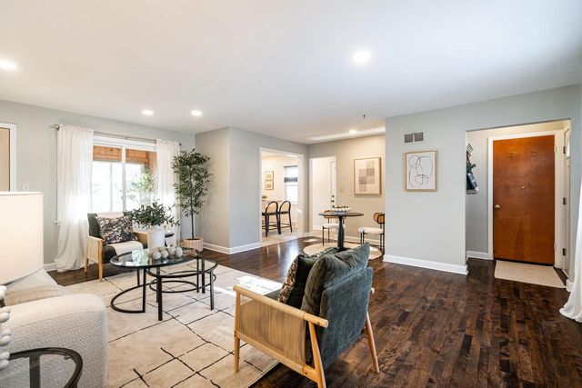 7506 N Crossway ROAD, Fox Point, WI 53217