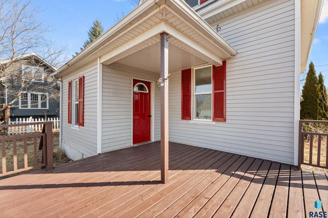 321 S Cedar St Street, Lennox, SD 57039