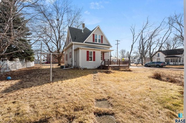 321 S Cedar St Street, Lennox, SD 57039