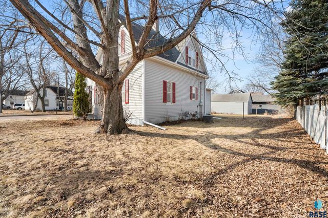 321 S Cedar St Street, Lennox, SD 57039