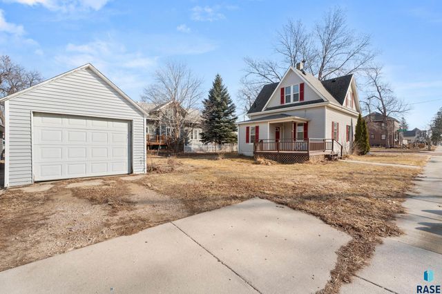 321 S Cedar St Street, Lennox, SD 57039