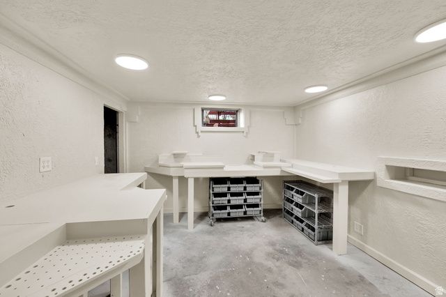 4558 S 300 W, Washington Terrace, UT 84405