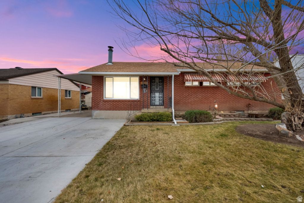 4558 S 300 W, Washington Terrace, UT 84405