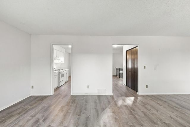 7525 Whitney Drive, Apple Valley, MN 55124
