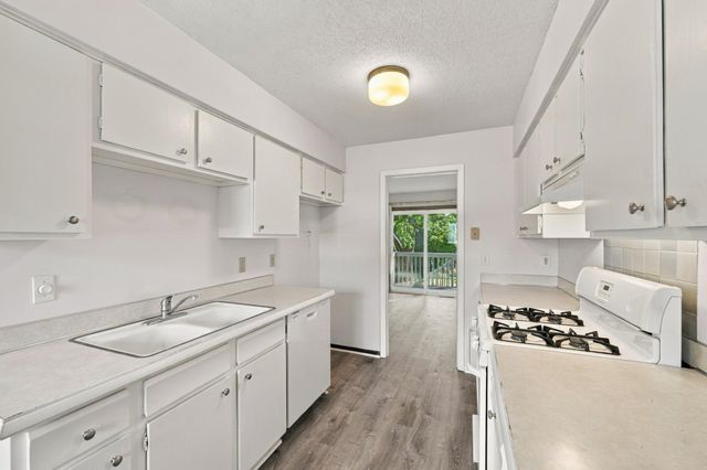 7525 Whitney Drive, Apple Valley, MN 55124