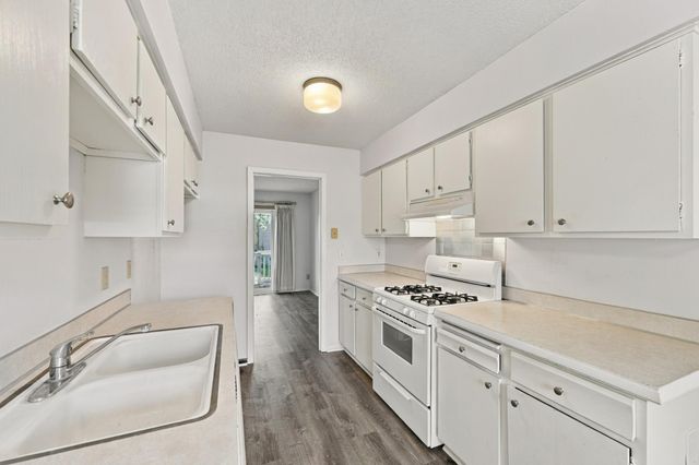 7525 Whitney Drive, Apple Valley, MN 55124