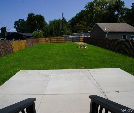 2716 Idaho Avenue, Granite City, IL 62040