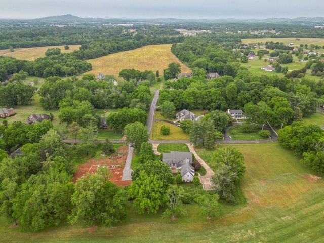 343 Riverbend Country Club Road, Shelbyville, TN 37160