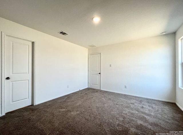 2807 Stigler Dr, Converse, TX 78109