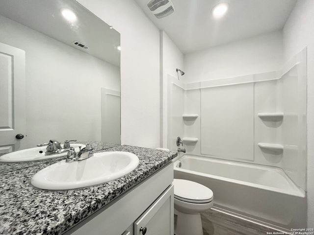 2807 Stigler Dr, Converse, TX 78109