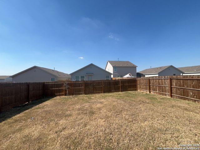 2807 Stigler Dr, Converse, TX 78109